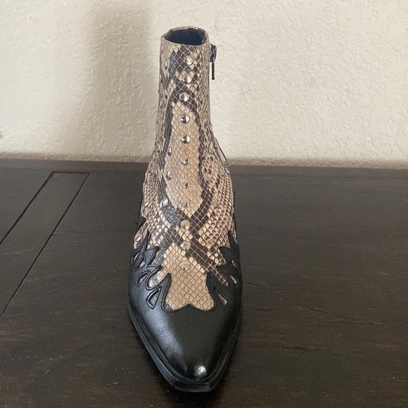 booties - Picture 3 of 4